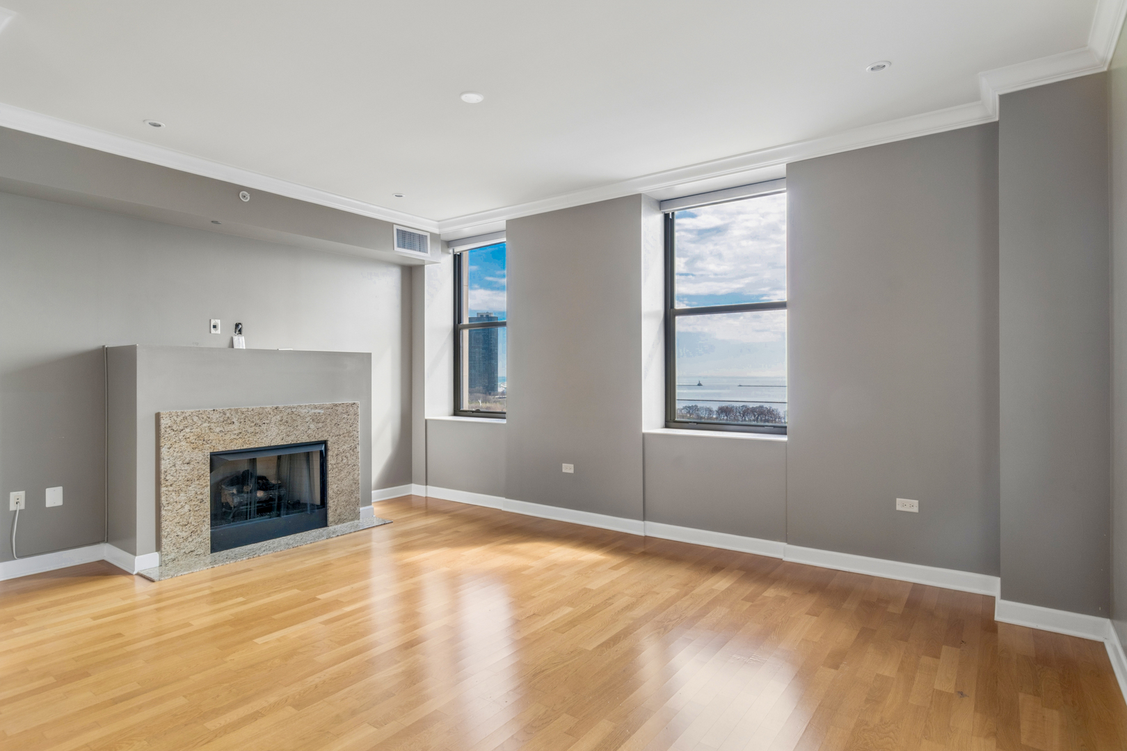 310 S Michigan Avenue 1405