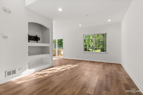 Tiny photo for 6099 Canterbury Lane #6099, Hoffman Estates, IL 60192 (MLS # 12496609)