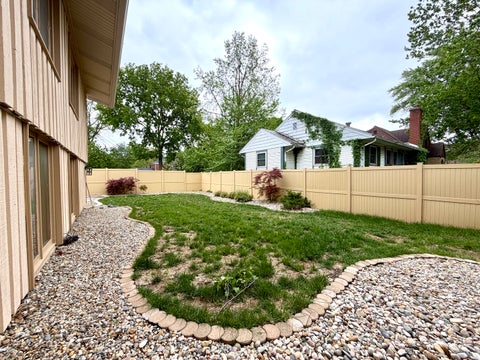 Tiny photo for 602 S Ridgeway Avenue, Champaign, IL 61821 (MLS # 12630330)