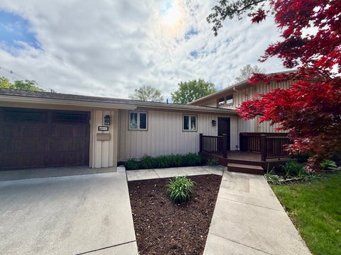 Tiny photo for 602 S Ridgeway Avenue, Champaign, IL 61821 (MLS # 12630330)