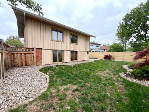 Tiny photo for 602 S Ridgeway Avenue, Champaign, IL 61821 (MLS # 12630330)
