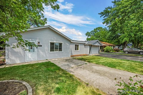 Tiny photo for 8425 Central Avenue, Burbank, IL 60459 (MLS # 12716972)