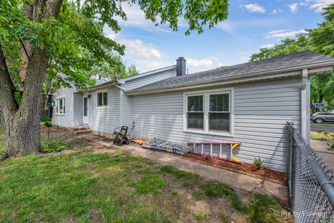 Tiny photo for 8425 Central Avenue, Burbank, IL 60459 (MLS # 12716972)