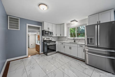 Tiny photo for 8425 Central Avenue, Burbank, IL 60459 (MLS # 12716972)