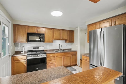 Tiny photo for Schaumburg, IL 60193 (MLS # 12769941)