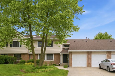 Photo of 981 Pine Tree Circle S #981, Buffalo Grove, IL 60089 (MLS # 12650112)