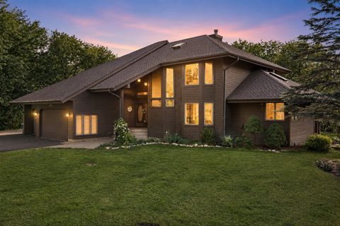 Photo of 1370 Dunns Court, Fox Lake, IL 60020 (MLS # 12656193)