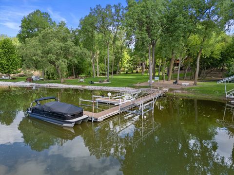 Tiny photo for 1370 Dunns Court, Fox Lake, IL 60020 (MLS # 12656193)