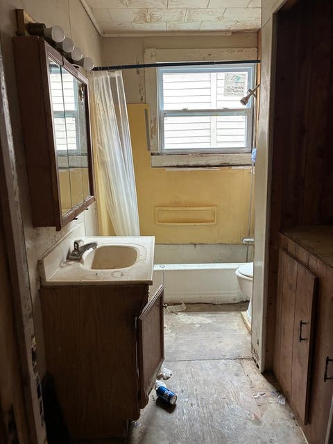 Tiny photo for 521 3rd Avenue S, Clinton, IA 52732 (MLS # 12672281)