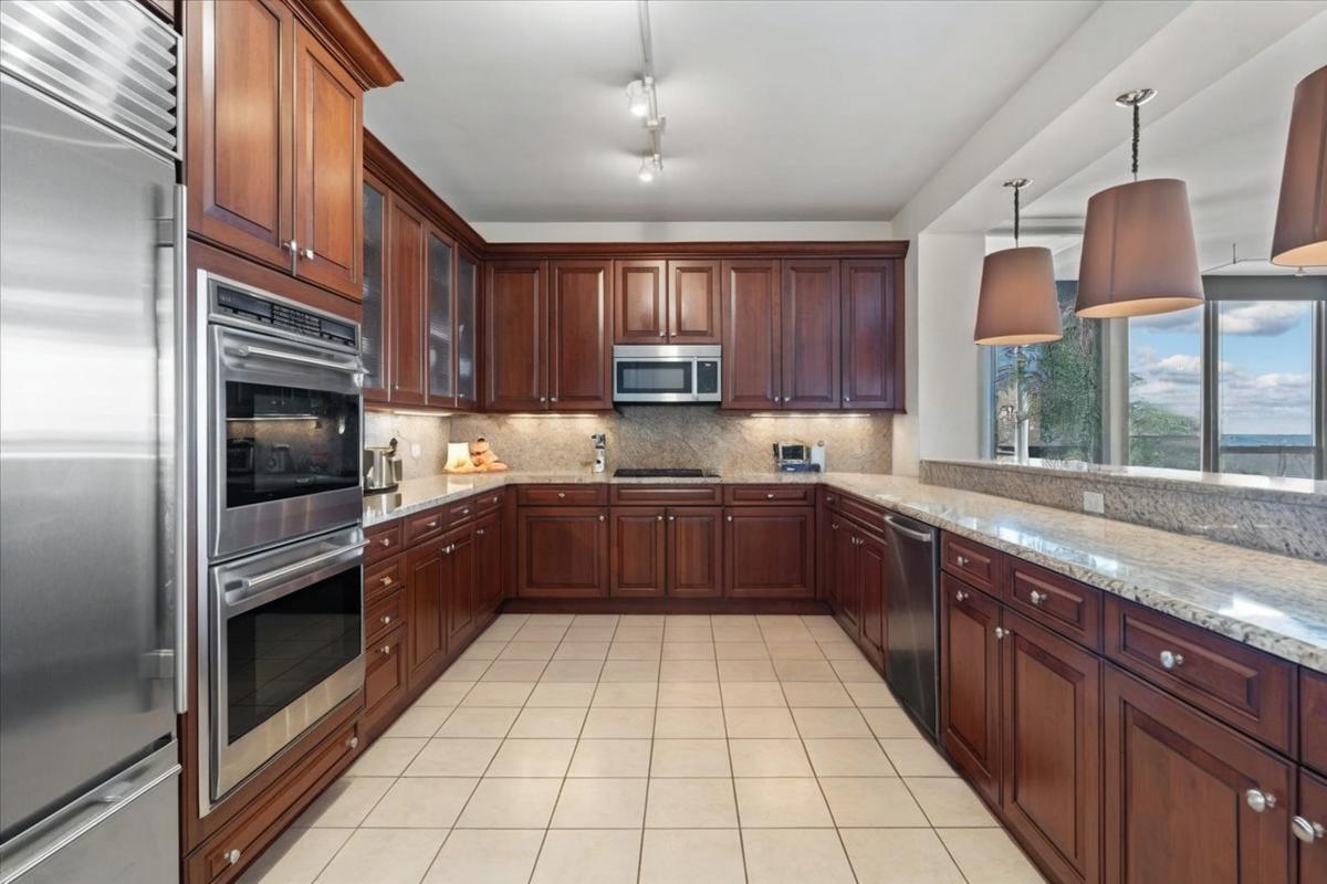 600 N LAKE SHORE Drive 2105