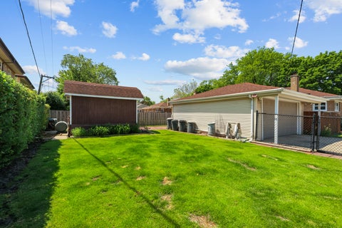 Tiny photo for 7555 N Neva Avenue, Niles, IL 60714 (MLS # 12670612)