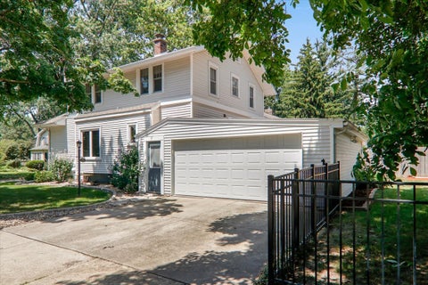 Tiny photo for 222 S Florence Avenue, Bloomington, IL 61701 (MLS # 12717590)