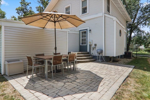 Tiny photo for 222 S Florence Avenue, Bloomington, IL 61701 (MLS # 12717590)