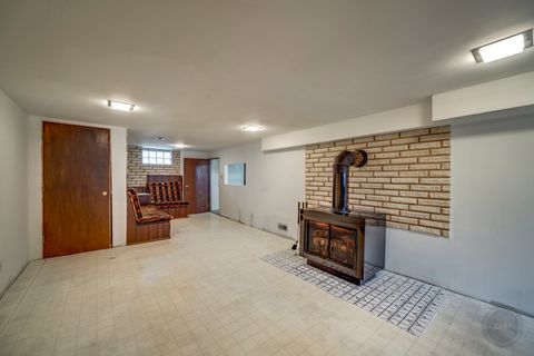 Tiny photo for 28W544 Forest View Avenue, Warrenville, IL 60555 (MLS # 12538464)