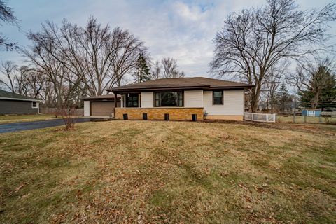 Tiny photo for 28W544 Forest View Avenue, Warrenville, IL 60555 (MLS # 12538464)
