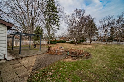 Tiny photo for 28W544 Forest View Avenue, Warrenville, IL 60555 (MLS # 12538464)