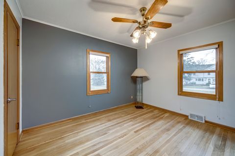 Tiny photo for 28W544 Forest View Avenue, Warrenville, IL 60555 (MLS # 12538464)