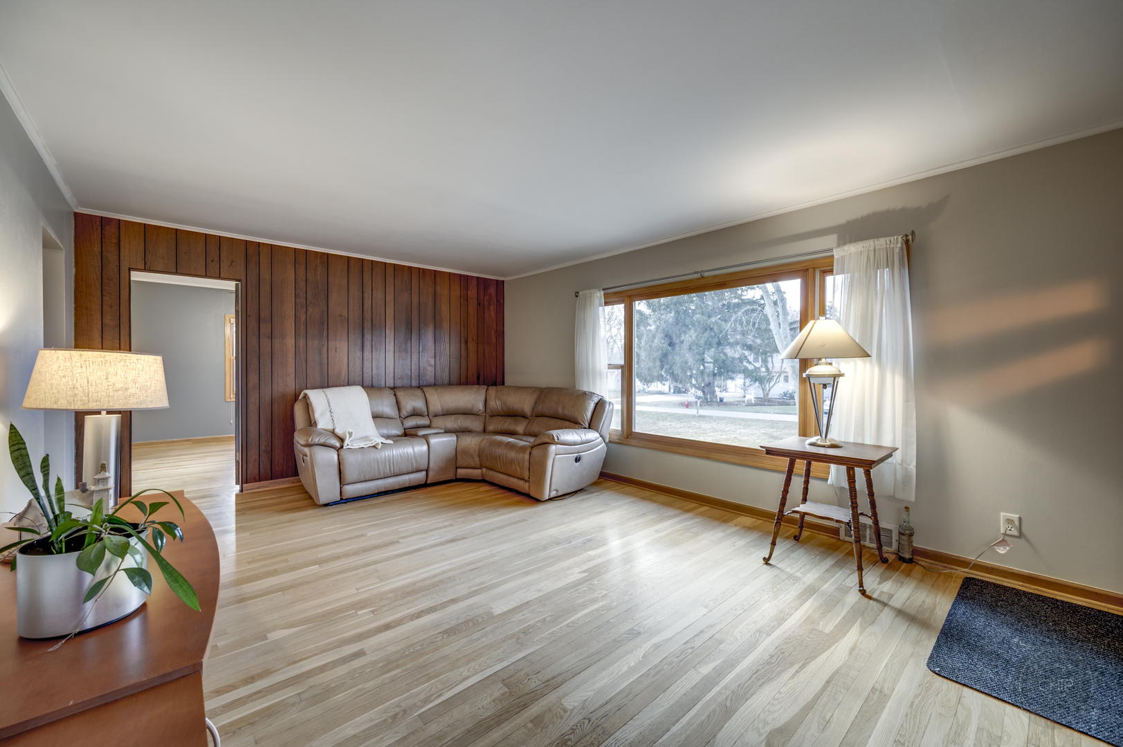 28W544 Forest View Avenue