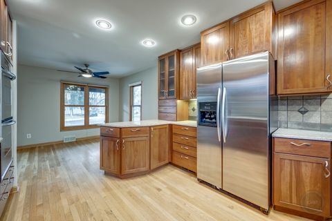 Tiny photo for 28W544 Forest View Avenue, Warrenville, IL 60555 (MLS # 12538464)