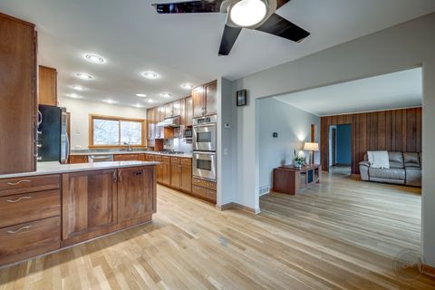 Tiny photo for 28W544 Forest View Avenue, Warrenville, IL 60555 (MLS # 12538464)