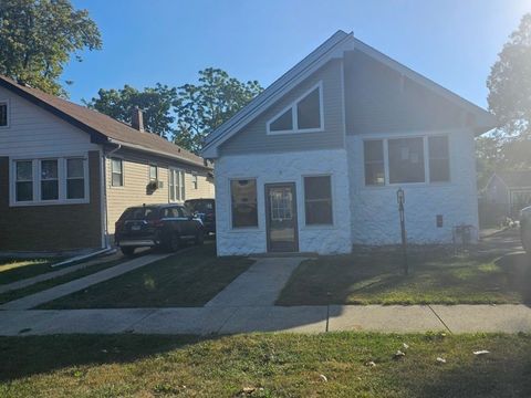 Photo of 2015 S 3rd Avenue, Maywood, IL 60153 (MLS # 12488156)