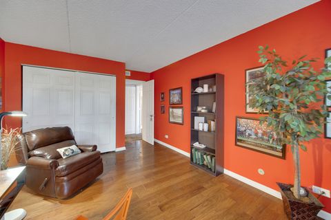 Tiny photo for 690 CHANDLER Road #302, Gurnee, IL 60031 (MLS # 12504192)