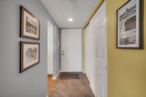 Tiny photo for 690 CHANDLER Road #302, Gurnee, IL 60031 (MLS # 12504192)