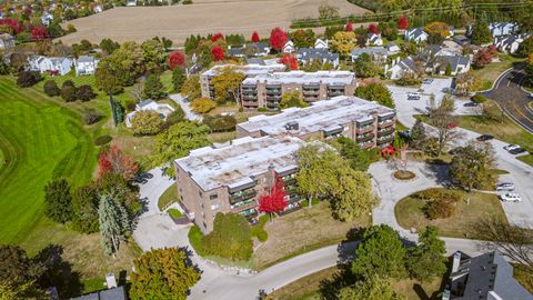 Tiny photo for 690 CHANDLER Road #302, Gurnee, IL 60031 (MLS # 12504192)