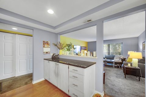 Tiny photo for 690 CHANDLER Road #302, Gurnee, IL 60031 (MLS # 12504192)