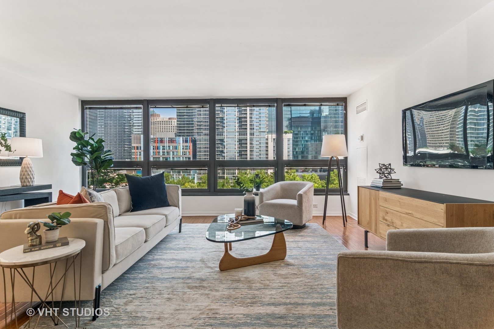 360 E RANDOLPH Street 407