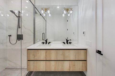 Tiny photo for 5428 N Winthrop Avenue #402, Chicago, IL 60640 (MLS # 12633421)