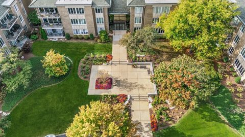 Tiny photo for 1 Oak Brook Club Drive #A312, Oak Brook, IL 60523 (MLS # 12497757)