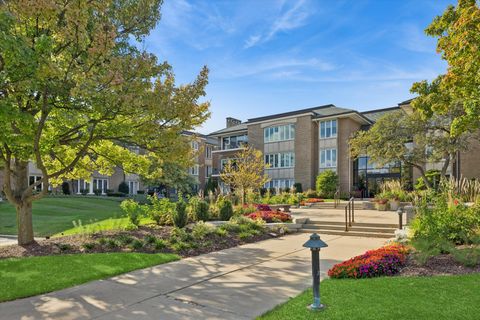Tiny photo for 1 Oak Brook Club Drive #A312, Oak Brook, IL 60523 (MLS # 12497757)