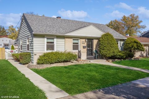 Tiny photo for 9542 Monroe Avenue, Brookfield, IL 60513 (MLS # 12515875)