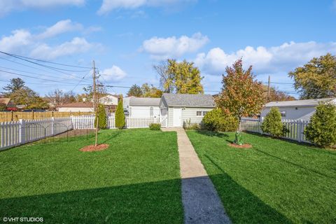 Tiny photo for 9542 Monroe Avenue, Brookfield, IL 60513 (MLS # 12515875)