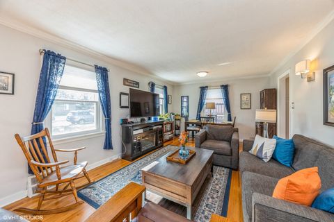 Tiny photo for 9542 Monroe Avenue, Brookfield, IL 60513 (MLS # 12515875)