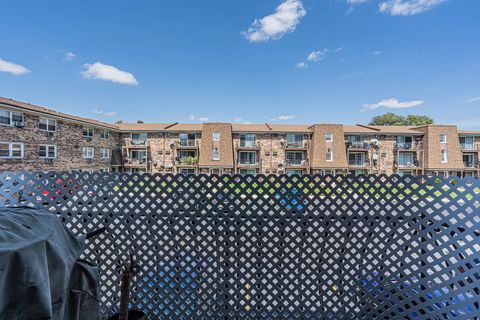 Tiny photo for 9829 Nottingham Avenue #10, Chicago Ridge, IL 60415 (MLS # 12511926)