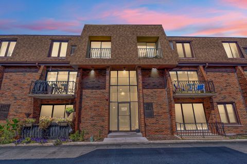 Photo of 9829 Nottingham Avenue #10, Chicago Ridge, IL 60415 (MLS # 12511926)