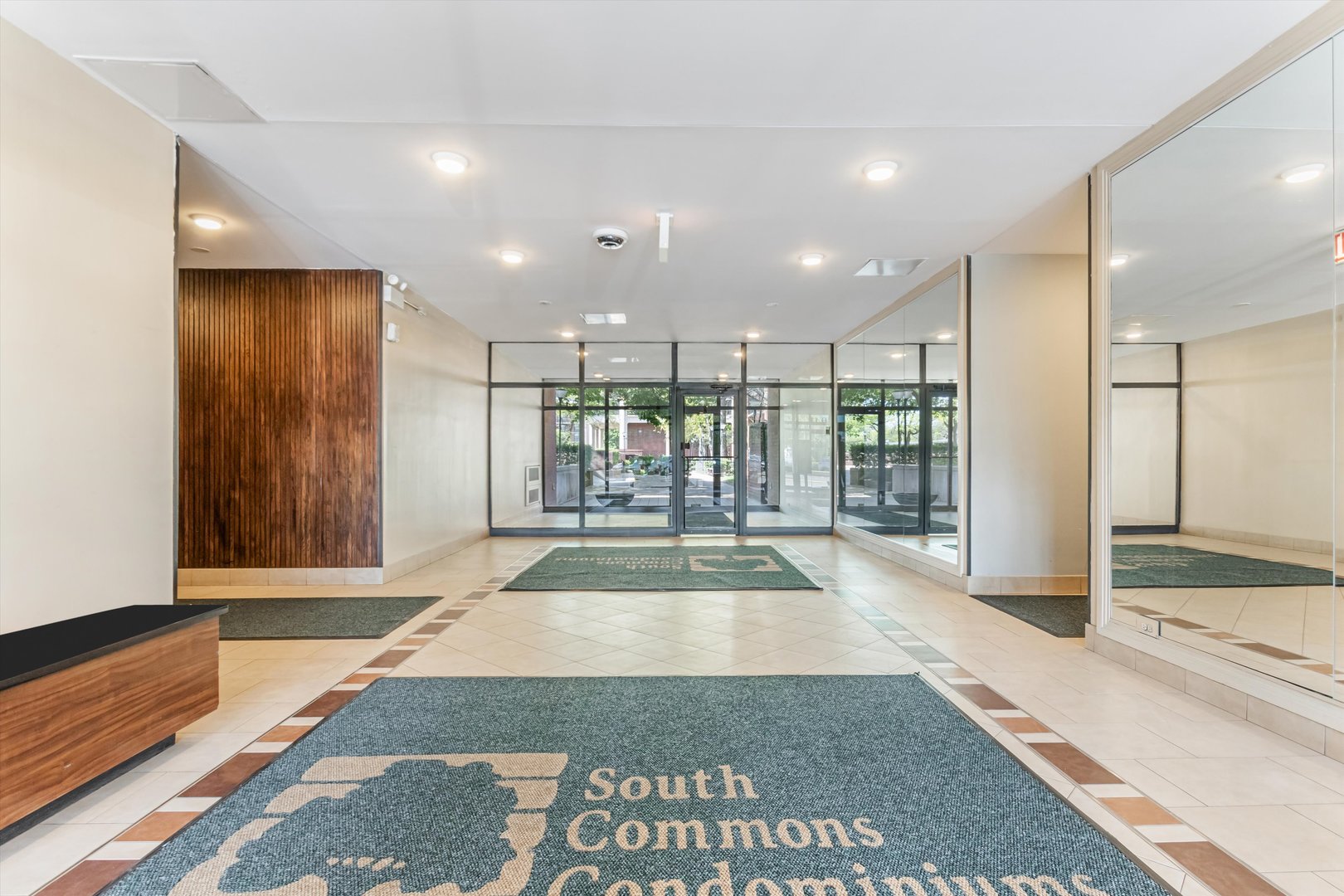 3041 S Michigan Avenue 504