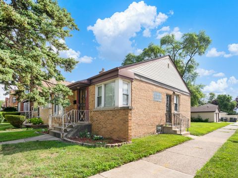 Tiny photo for 1135 Rice Avenue, Bellwood, IL 60104 (MLS # 12423980)