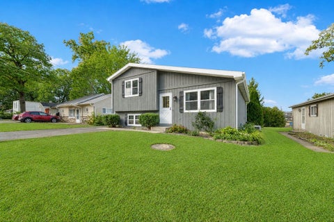 Tiny photo for 33790 N 2nd Street, Grayslake, IL 60030 (MLS # 12793516)