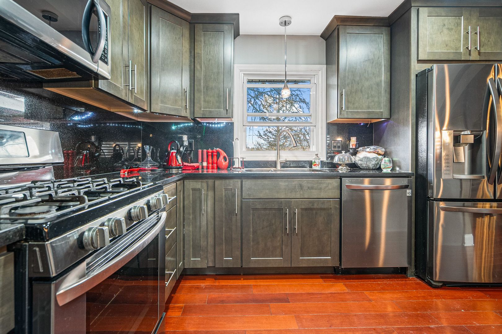 8909 S 85th Court