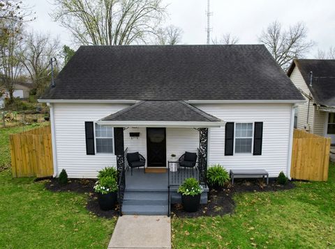 Photo of 314 W 12TH Street, Metropolis, IL 62960 (MLS # EB458376)