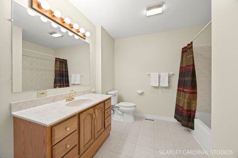 Tiny photo for 231 Hedgerow Drive, Bloomingdale, IL 60108 (MLS # 12574280)