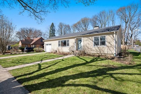 Tiny photo for 612 Illinois Street, Geneva, IL 60134 (MLS # 12612740)