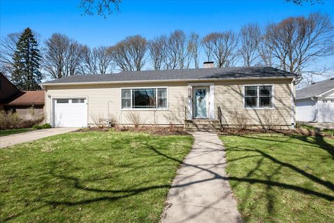 Photo of 612 Illinois Street, Geneva, IL 60134 (MLS # 12612740)