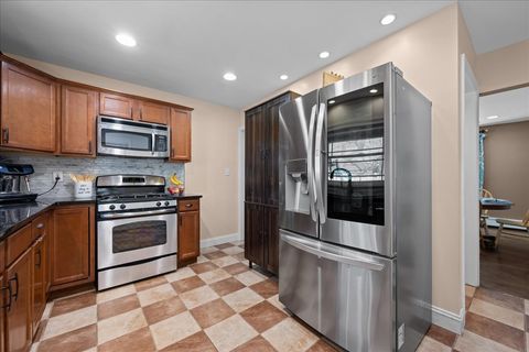 Tiny photo for 612 Illinois Street, Geneva, IL 60134 (MLS # 12612740)