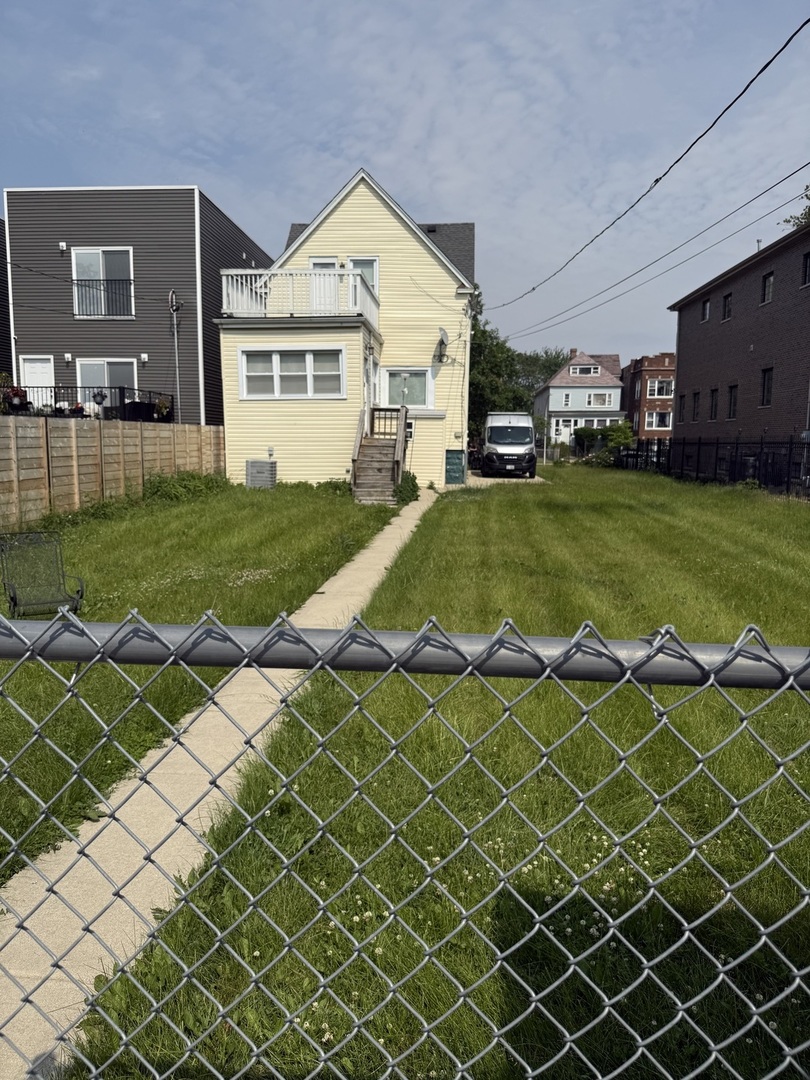 112 S Waller Avenue