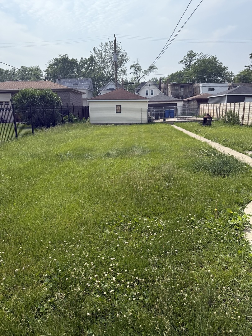 112 S Waller Avenue