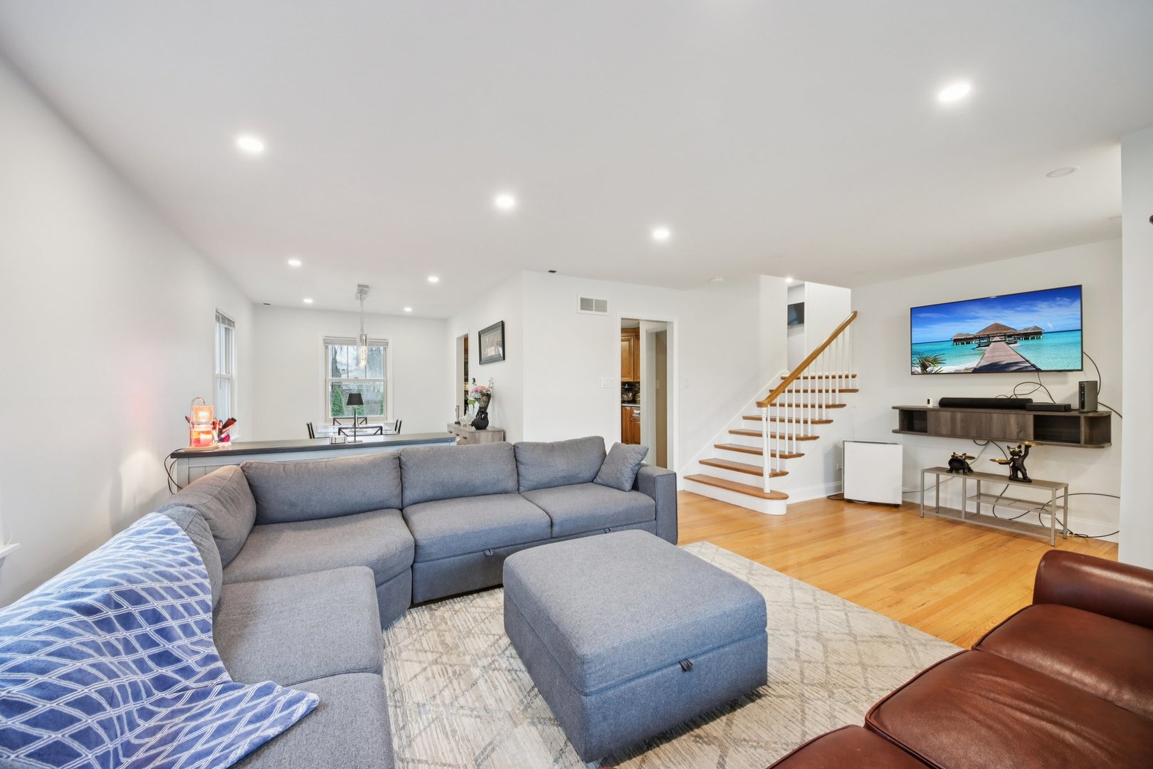 715 E Main Street